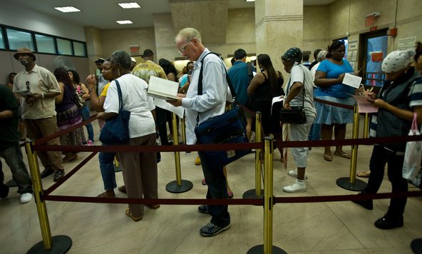line to pay parking ticket