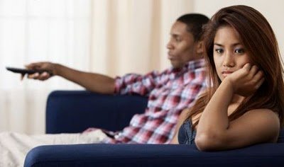 guy bored on date
