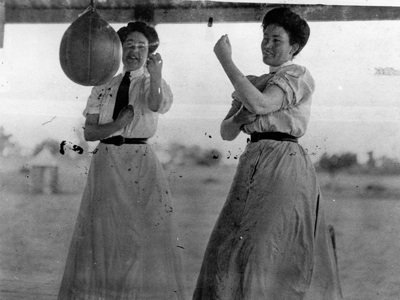 women-boxing