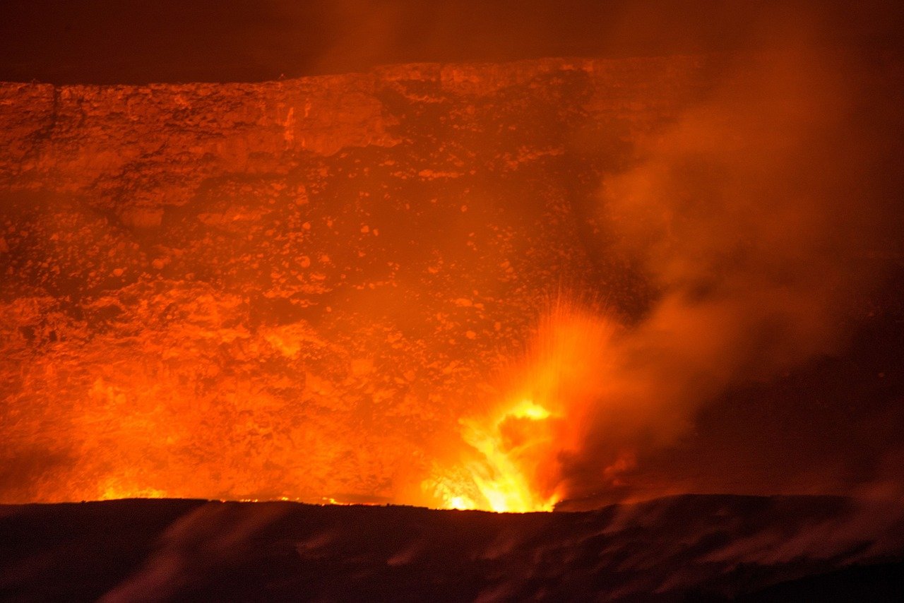 volcano-2062876_1280